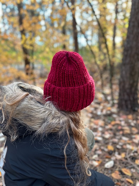 czapki damskie Gruba wełniana czapka oversize z bardzo szerokim wywinięciem - bordowy