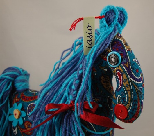 konik w turkusach iasio