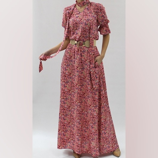 Różowa maxi sukienka w łączkę MM FASHION
