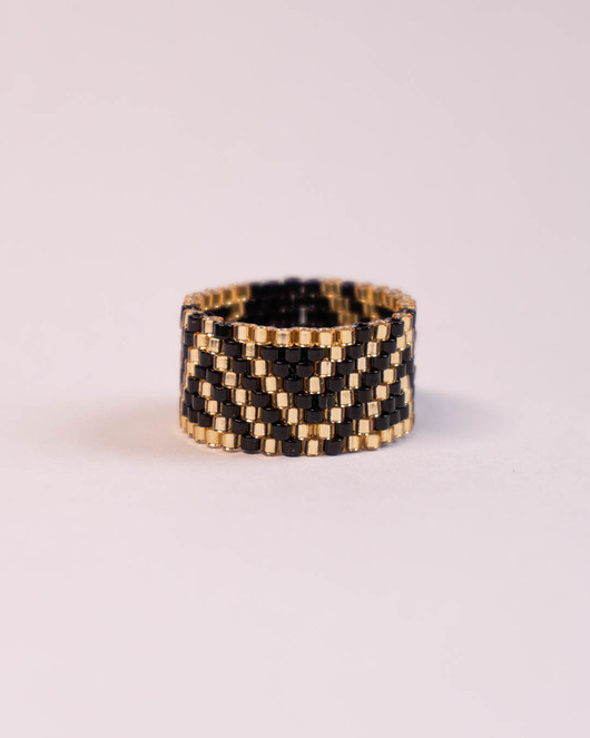 pierścionki - różne Pierścionek ze szklanych koralików