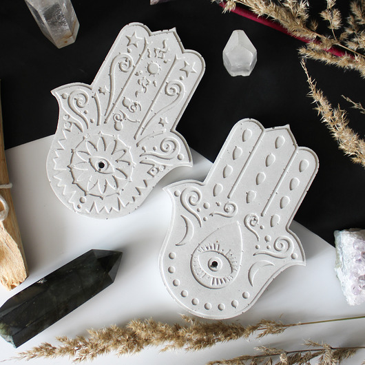 Podstawki pod kadzidełka Betonowa podstawka na kadzidełka ręka hamsa fatimy