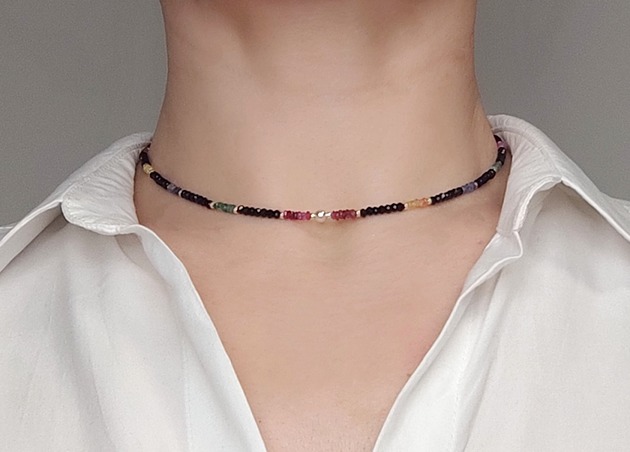 złote naszyjniki Naszyjnik rubin szmaragd szafir spinel