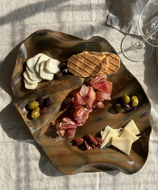 deski do krojenia i tace Taca na przekąski WAVY no. 7 ciemny brąz