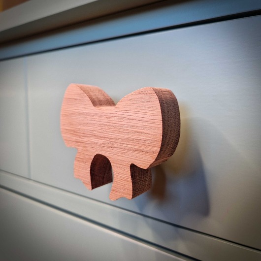 gałki do mebli Drewniane gałki do mebli, z drewna, kokardka dąb