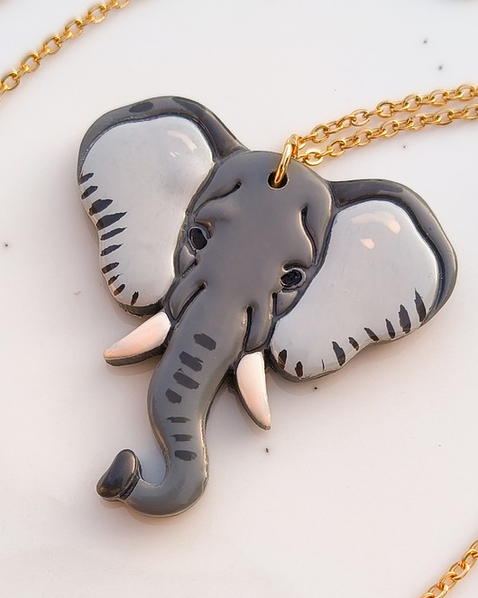 wisiory Naszyjnik z słoniem, słoń wisiorek, symbol siły i mądrości, amulet słoń