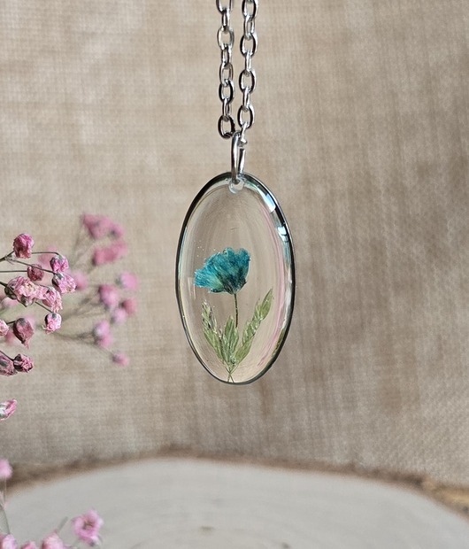 wisiory Srebrna zawieszka jajowata suszone kwiaty niebieska gipsówka