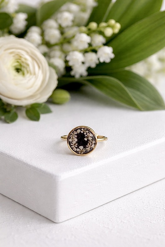 pierścionek z żywicy Regulowany pierścionek z kwiatami klasyczny czarny