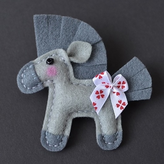 Konik z kokardą Made by Magda