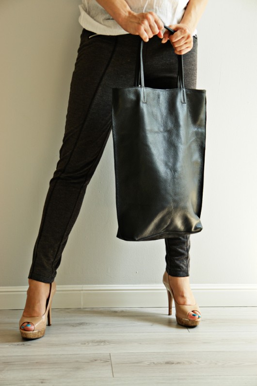 Oversize Tote Black Pansy