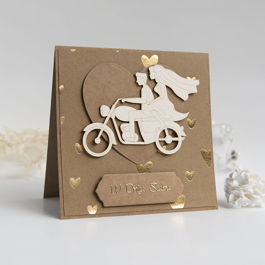 kartki scrapbooking Kartka ślubna z parą młodą na motocyklu