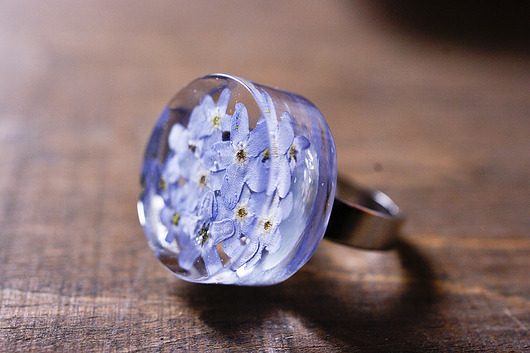 Pierścionek z żywicy z niezapominajkami So Jewelry