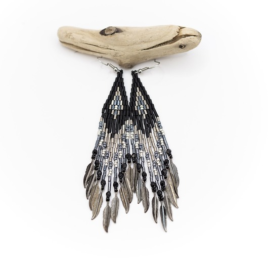 kolczyki - inne Czarno srebrne kolczyki z piórkami