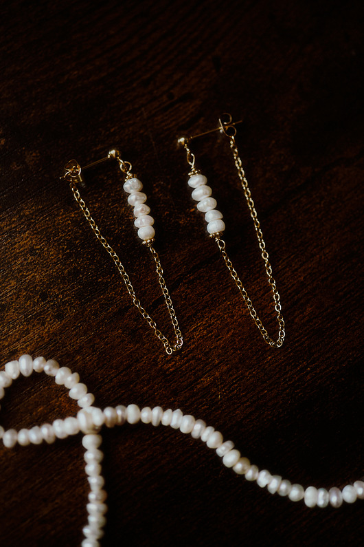 kolczyki z kamieniami Milagros, kolczyki z perłami i łańcuszkiem