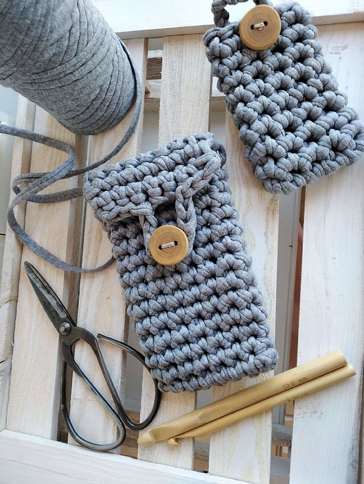 etui na telefon Etui na telefon z klapką - szary