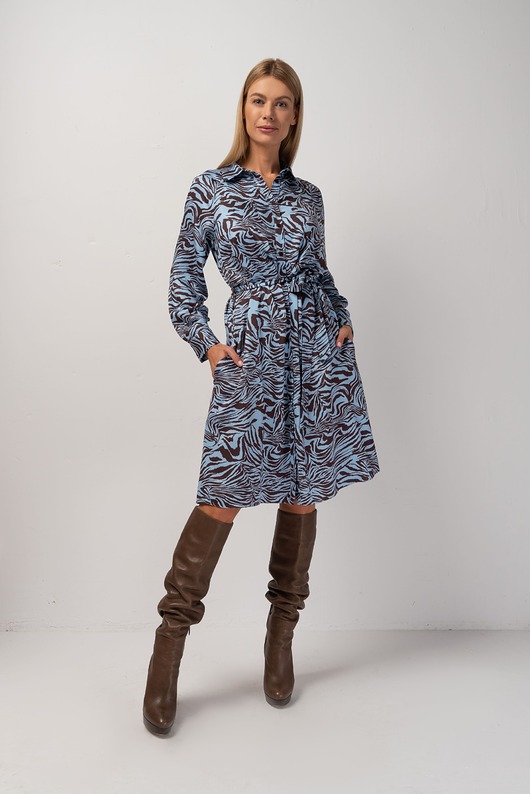 sukienki midi damskie PERS - Sukienka szmizjerka do kolan z kieszeniami do kolan