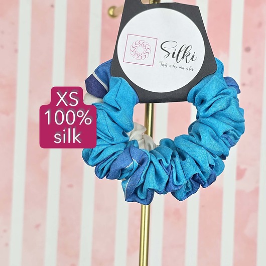 gumki do włosów XS mini mała gumka dla dzieci do włosów jedwab naturalny scrunchie niebieska