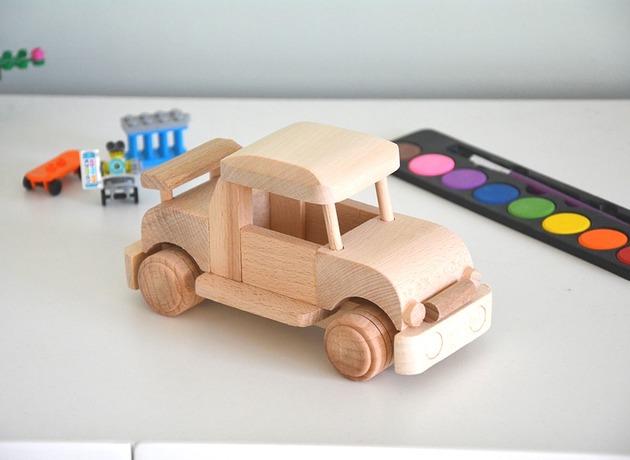 klocki i zabawki drewniane Samochód drewniany
