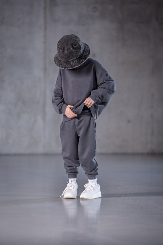 spodnie dla chłopców Spodnie dresowe THE GREY o kroju marchewkowym MINI