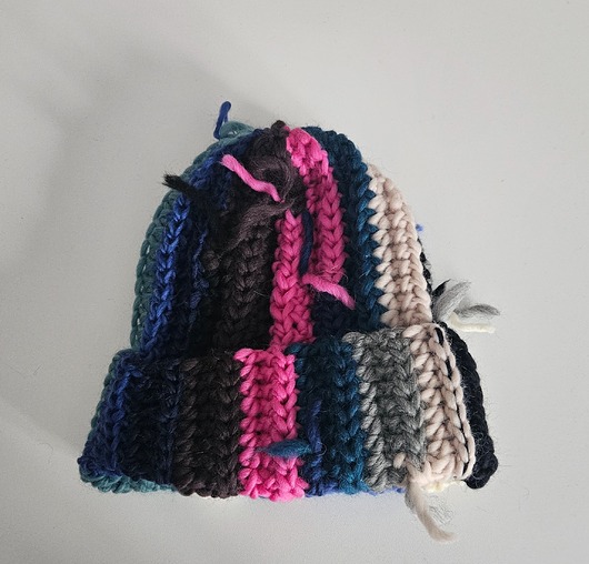 czapki damskie Czapka "Kolorowe Pasmo"