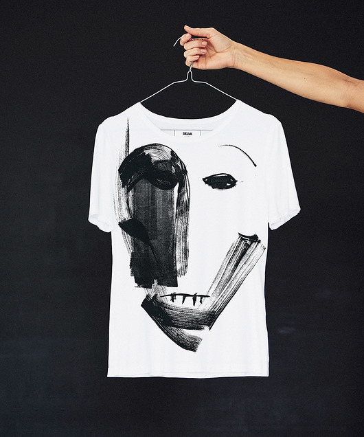 Iban face no.2 - white Women's T-shirt with print SELVA