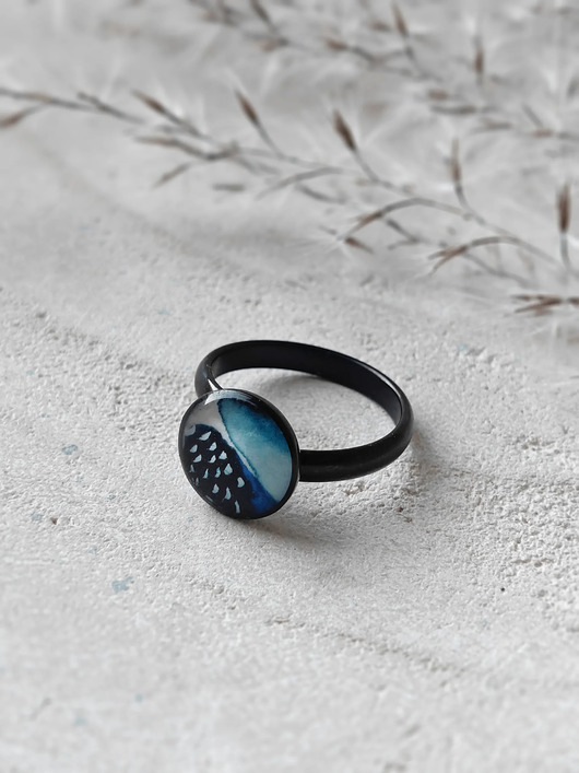 pierścionek z żywicy Pierścionek z kolekcji Sroczka