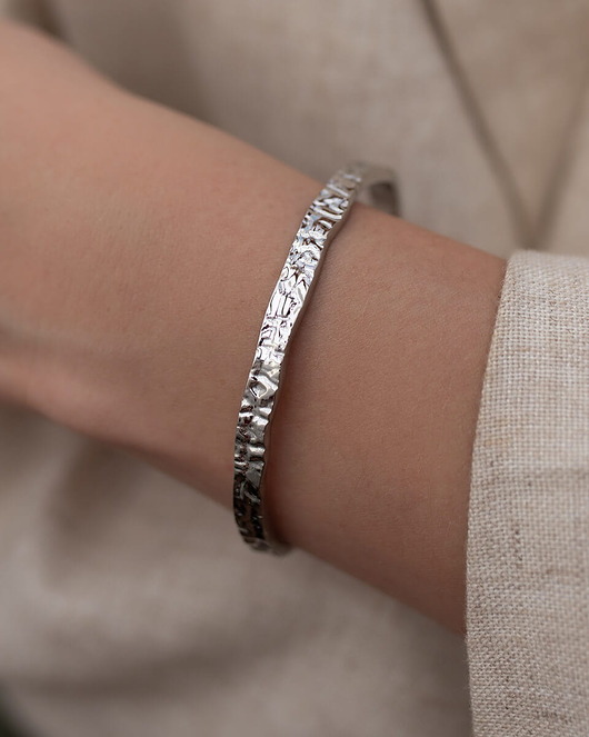 bransoletki złote Srebrna bransoletka mankietowa ze stali chirurgicznej Paraiso Athea