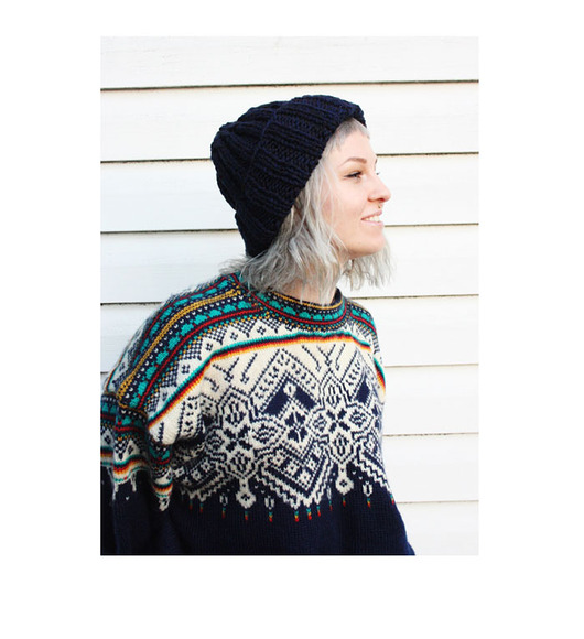czapki damskie Granatowa  czapka beanie z wełną