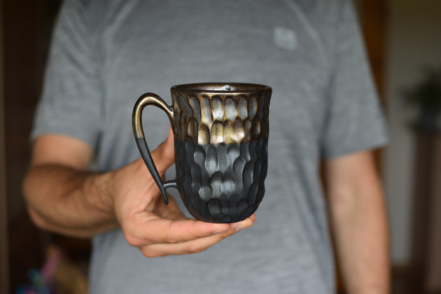 kubki Kubek Czarne Złoto Ceramiczny Rzeźbiony 325 ml