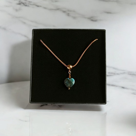 chokery WYSYŁKA 24h  Uroczy naszyjnik: serduszko : LABRADORYT: wyjątkowy prezent