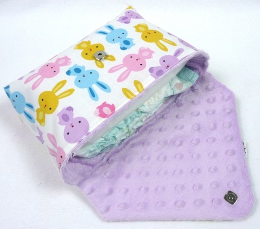 Etui na pieluchy króliczki mabebe