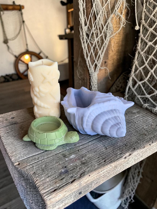 świeczniki i świece Szept Muszli- zestaw prezentowy  świeca sojowa + naczynia gipsowe