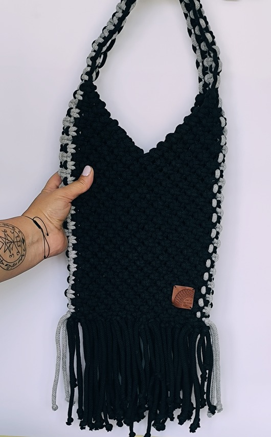 torebki do ręki Torebka do ręki z frędzlami czarno szara ze sznurka