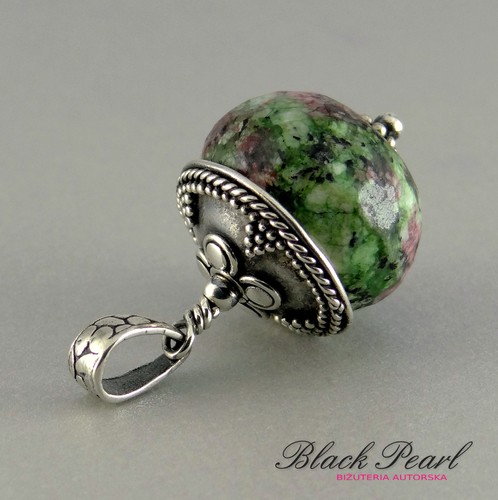 Zoisyt z Bali - wisior Black Pearl
