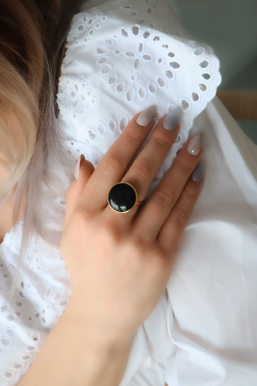Pierścionek z onyksem- srebro 925 pozłacane Coccola JEWELLERY