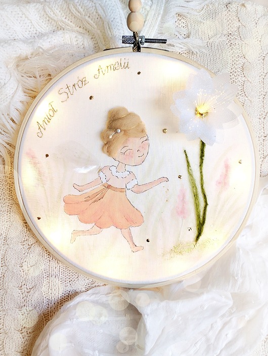 obrazy i plakaty do pokoju dziecięcego Podświetlany obrazek z aniołkiem, pamiątka dla dziewczynki