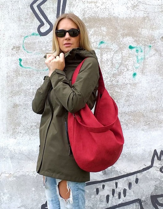 Czerwona torba worek z zamszu eko na ramię Karolina Audycka