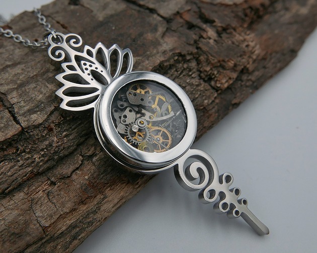 wisiory Mechaniczne puzderko 04