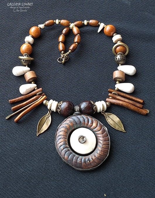 wisiory Wisiorek w kolorach ziemi w stylu boho z ręcznie wypalanej ceramiki handmade