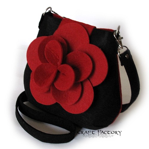 Lotus Blossom Red/Black - torebka na ramię Craft Factory