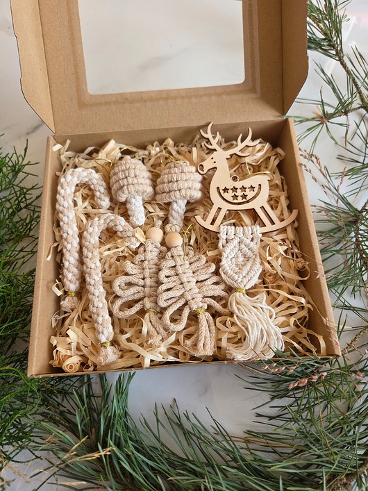 ozdoby choinkowe Zawieszki na choinkę makrama bombki na prezent