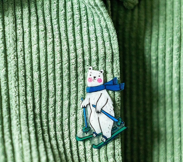 przypinki Miś Zdzisiu na nartach