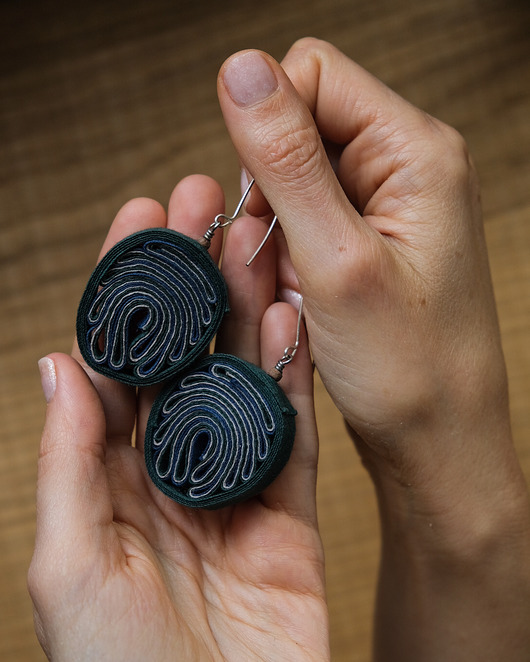 kolczyki soutache Kolczyki. ZIELONE SZYSZKI.
