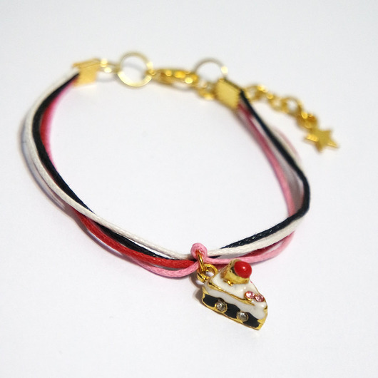 bransoletki na sznurku Bransoletka - Torcik z wisienką - sznureczki