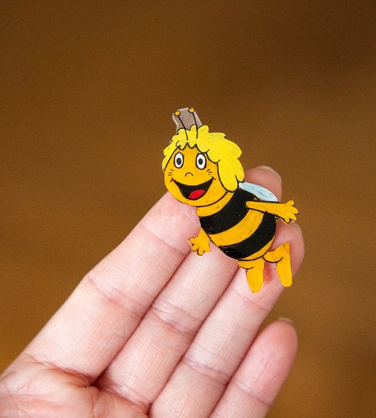 broszki Broszka z pszczółką Mają