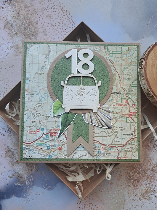 kartki scrapbooking Kartka na 18-stkę  (w pudełku)