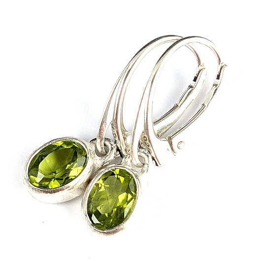 kolczyki srebrne Kolczyki srebrne subtelne peridoty