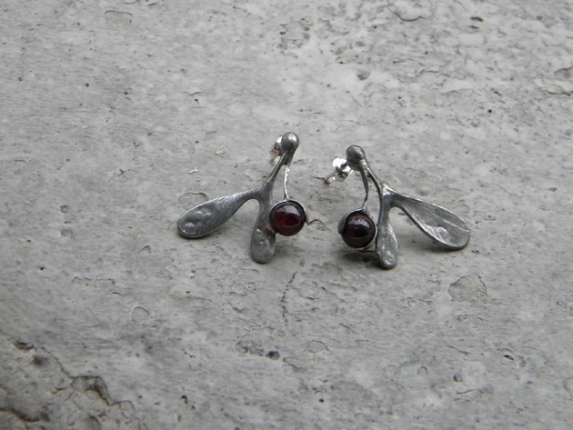 kolczyki wire wrapping Granat - sztyfty