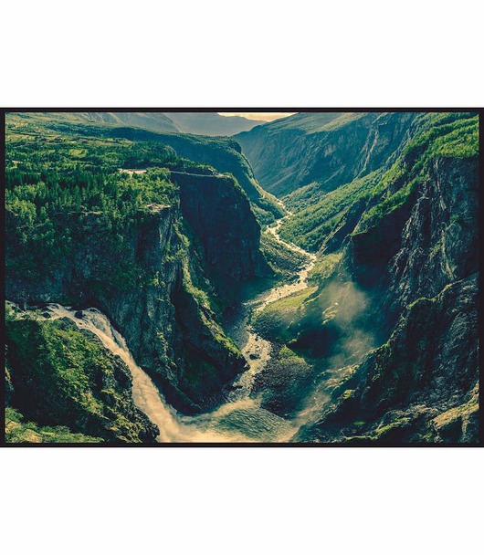 plakaty Plakat "Wodospad w norweskiej dolinie"
