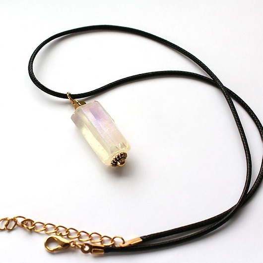 wisiory AURA KWARC TYTANOWY wisior