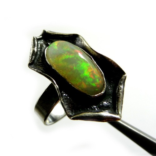 multibarwny opal w czerni srebra Pracownia Neores